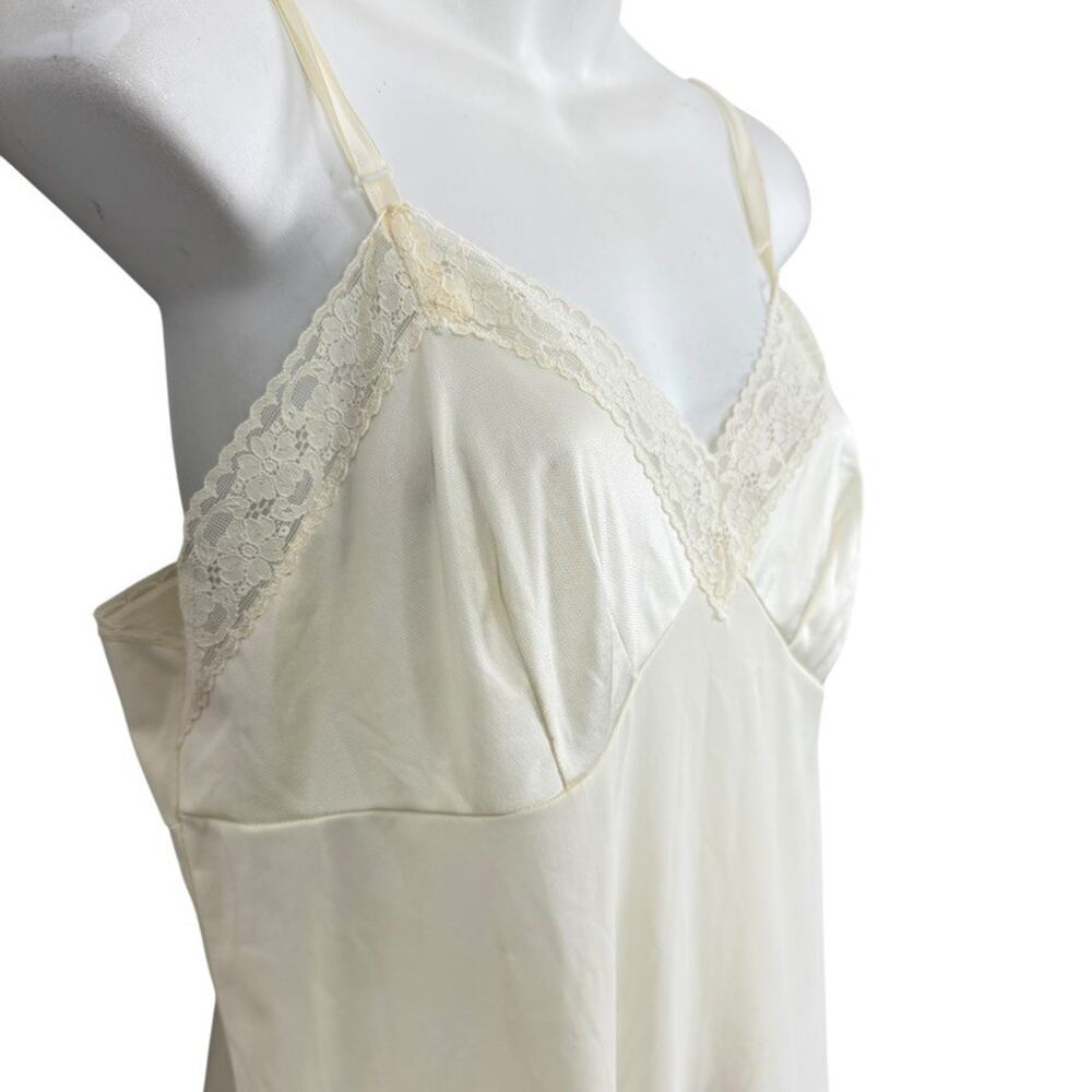 Vanity Fair Vintage Full Slip Dress Ivory Lace Trim V-Neck Babydoll USA Made S - Picture 4 of 16